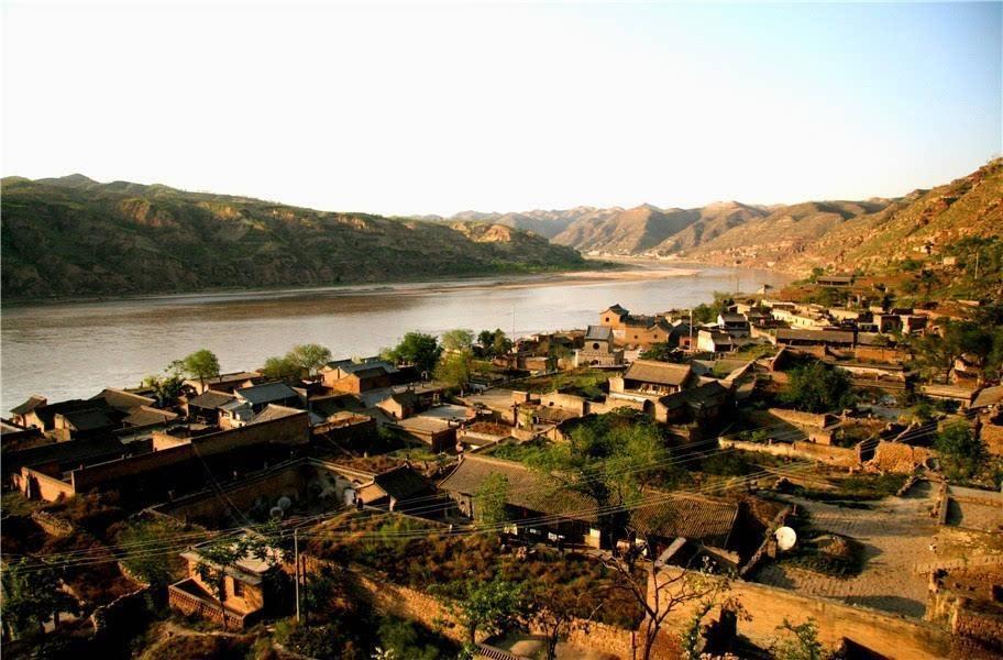 吕梁活动盛典，嘉宾云集，观众热情如火