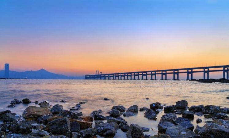 大连,致尊敬的听众朋友们